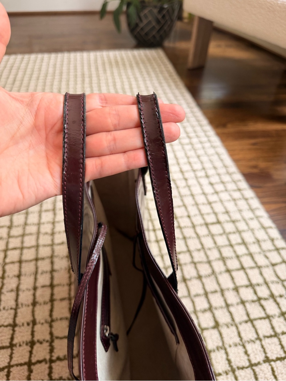 Anya Hindmarch oxblood tote - Picture 5 of 11